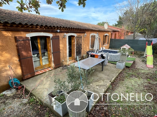 Image d'un maison 4 pièces 91 m² à 1235€ à trans-en-provence (83720)