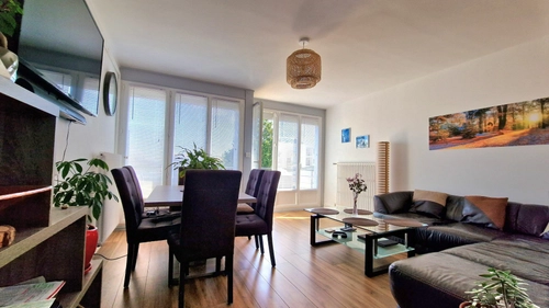 Image d'un appartement 3 pièces 63 m² à 110000€ à gray (70100)