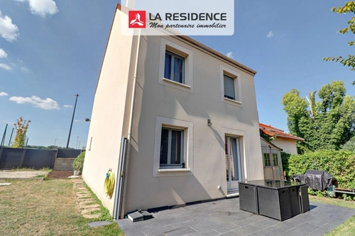 Image d'un maison 5 pièces 93 m² à 415000€ à maurecourt (78780)