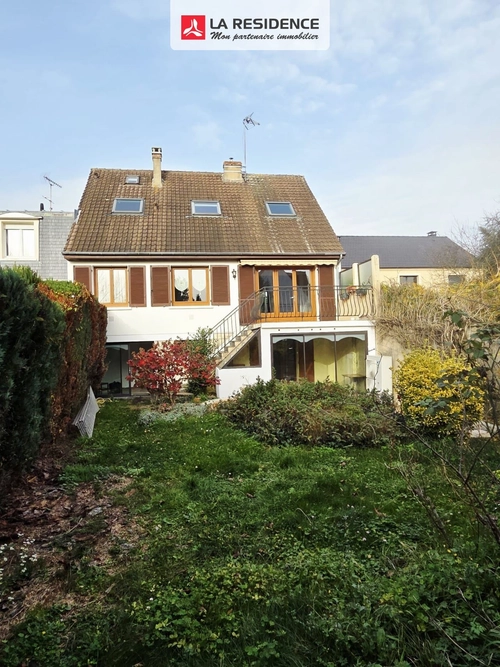 Image d'un maison 5 pièces 122 m² à 2000€ à le mesnil-saint-denis (78320)