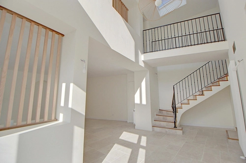 Image d'un maison 11 pièces 260 m² à 2200€ à vernouillet (78540)