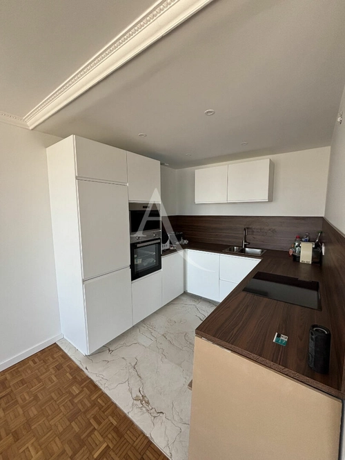 Image d'un appartement 4 pièces 88 m² à 240000€ à la roche-sur-yon (85000)