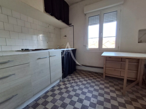 Image d'un appartement 4 pièces 49 m² à 30000€ à bédarieux (34600)