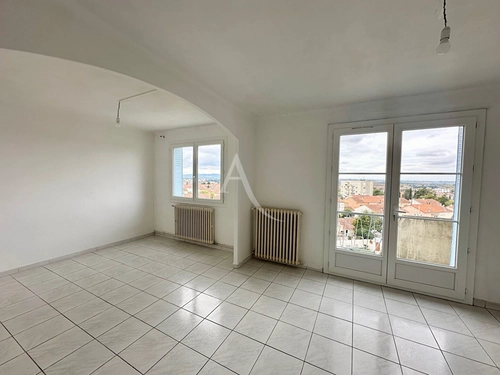 Image d'un appartement 3 pièces 66 m² à 570€ à carcassonne (11000)