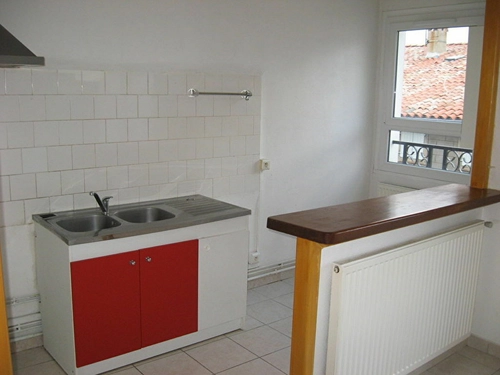 Image d'un appartement 2 pièces 35 m² à 401€ à limoux (11300)