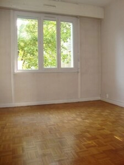 Image d'un appartement 4 pièces 73 m² à 950€ à villeurbanne (69100)