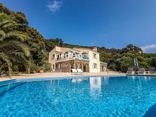 Image d'un maison 7 pièces 250 m² à 2950000€ à cavalaire-sur-mer (83240)
