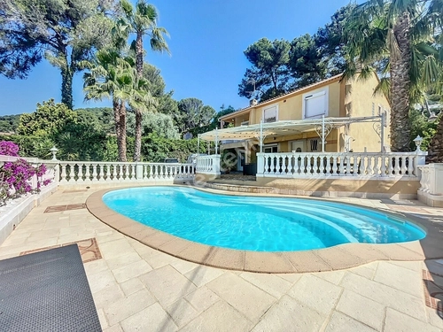 Image d'un maison 8 pièces 158 m² à 999900€ à carqueiranne (83320)