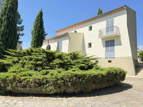 Image d'un maison 7 pièces 233 m² à 1200000€ à gréoux-les-bains (04800)