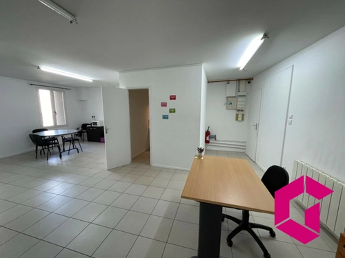 Image d'un appartement 3 pièces 92 m² à 84000€ à annonay (07100)
