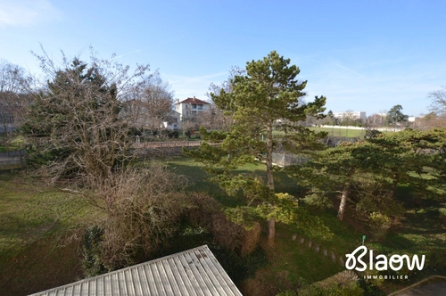 Image d'un appartement 3 pièces 53 m² à 120000€ à bron (69500)