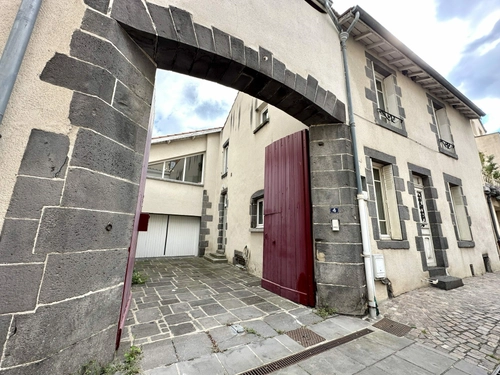 Image d'un maison 6 pièces 241 m² à 339000€ à riom (63200)