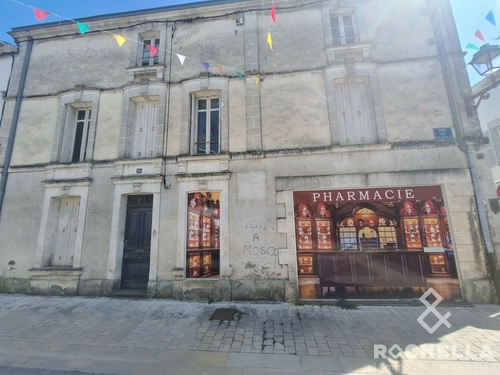 Image d'un maison 8 pièces 240 m² à 189000€ à marans (49500)