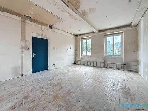 Image d'un appartement 4 pièces 53 m² à 69000€ à tarare (69170)