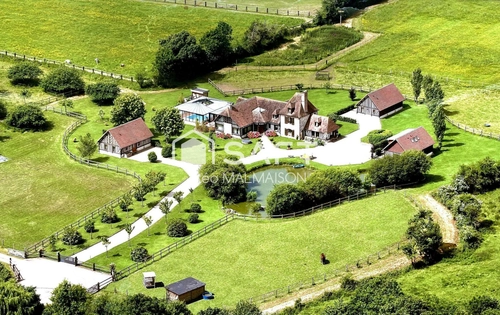 Image d'un maison 14 pièces 471 m² à 1490000€ à cambremer (14340)