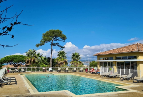 Image d'un appartement 2 pièces 41 m² à 349000€ à les lones (83140)