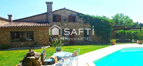 Image d'un maison 15 pièces 328 m² à 2200000€ à gordes (84220)