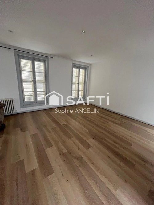 Image d'un appartement 4 pièces 110 m² à 870€ à cognac (16100)