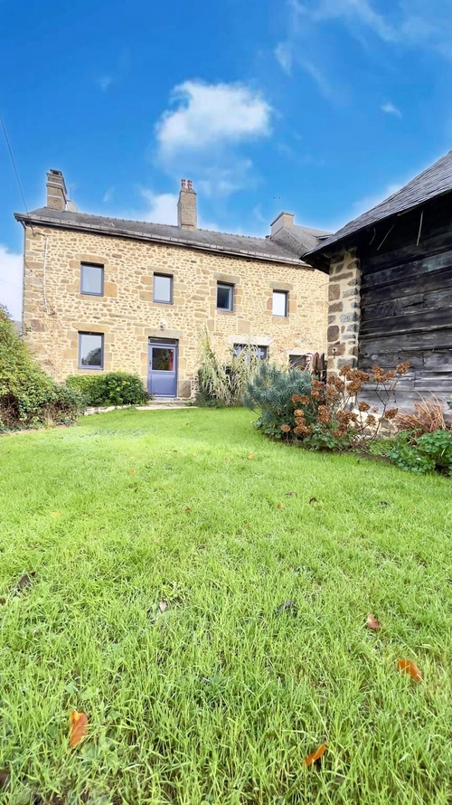 Image d'un maison 6 pièces 253 m² à 215700€ à ambrières-les-vallées (53300)