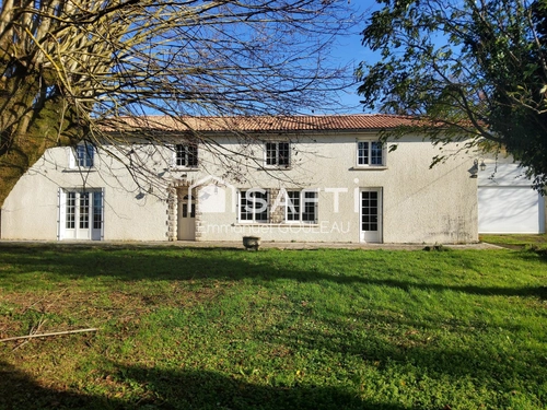 Image d'un maison 7 pièces 225 m² à 259000€ à celles-sur-belle (79370)