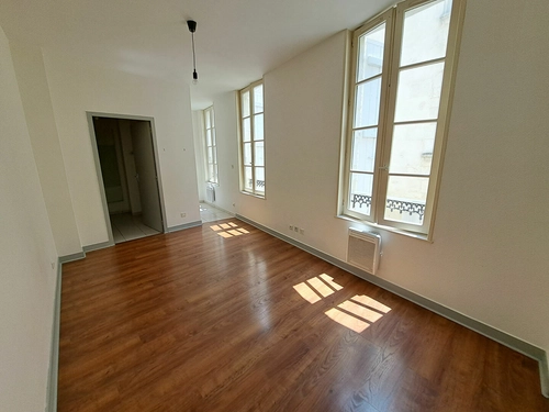 Image d'un appartement 1 pièce 20 m² à 454€ à saintes (17100)