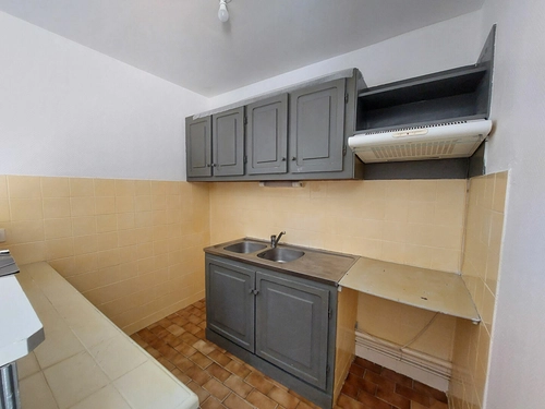 Image d'un appartement 1 pièce 29 m² à 450€ à saintes (17100)