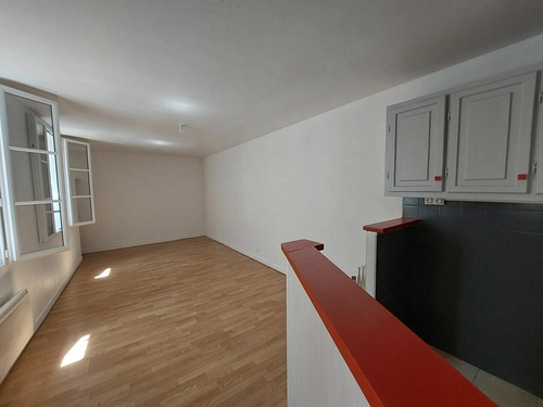 Image d'un appartement 2 pièces 42 m² à 515€ à saintes (17100)