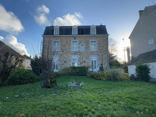 Image d'un maison 8 pièces 257 m² à 295080€ à mayenne (53100)