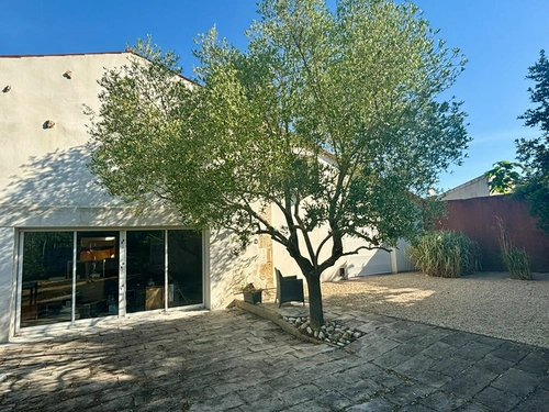 Image d'un maison 7 pièces 225 m² à 399900€ à vergeroux (17300)