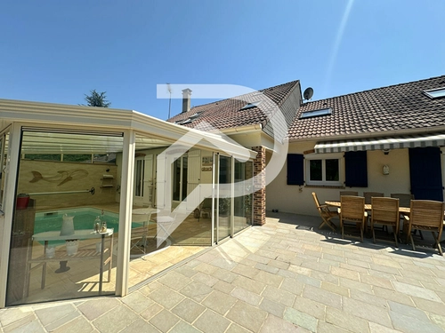 Image d'un maison 7 pièces 265 m² à 599000€ à lésigny (86270)