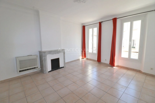 Image d'un appartement 3 pièces 64 m² à 1160€ à la ciotat (13600)
