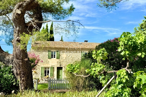 Image d'un maison 6 pièces 165 m² à 740000€ à saint-étienne-du-grès (13103)