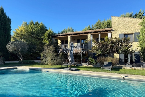 Image d'un maison 7 pièces 209 m² à 995000€ à saint-rémy-de-provence (13210)