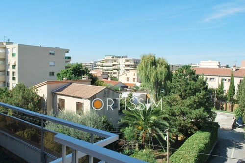 Image d'un appartement 2 pièces 46 m² à 305000€ à saint-laurent-du-var (06700)