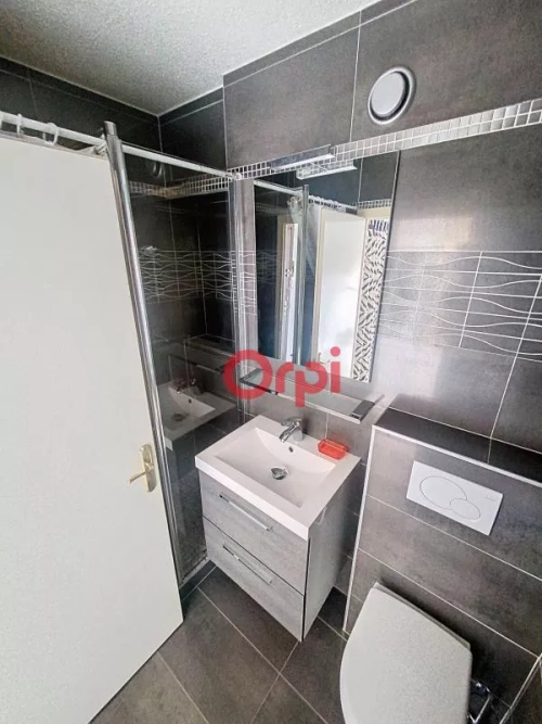 Image d'un appartement 2 pièces, 50 m² à louer à saint-julien-en-genevois (74160) à 1350€ à saint-julien-en-genevois (74160)