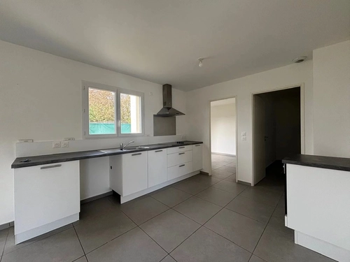 Image d'un en location maison 5 pièces 107 m à 1200€ à montboucher-sur-jabron (26740)