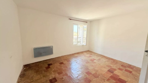 Image d'un louer appartement de 3 pièces 95 m² 930 € à saint-maximin-la-sainte-baume (83470) : une annonce arthurimmo.com à 930€ à saint-maximin-la-sainte-baume (83470)