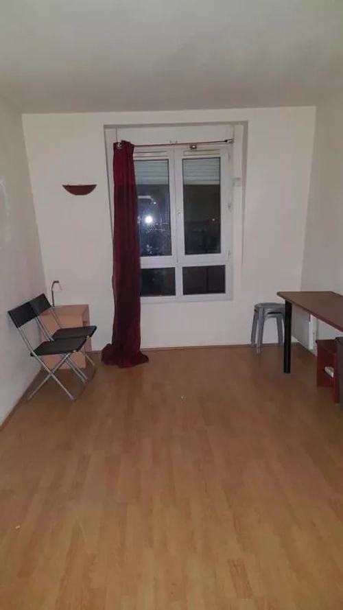Image d'un appartement 1 pièce, 18 m² à louer à pontoise (95000) à 590€ à cergy (95800)