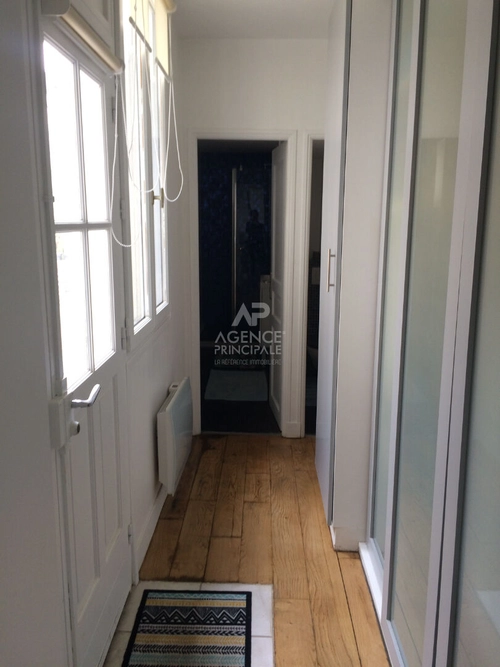 Image d'un appartement meublé 40m2 - hyper centre  saint germain en laye à 1290€ à saint-germain-en-laye (78100)