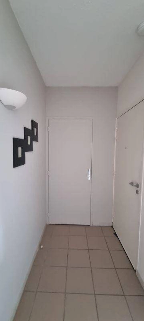 Image d'un appartement 1 pièce à louer à 420€ à privas (07000)