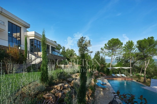 Image d'un en location maison 7 pièces 450 m à 22500€ à fayence (83440)