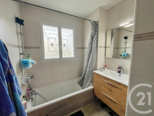 Image d'un en location maison 5 pièces 99 m à 1250€ à l'isle-jourdain (86150)