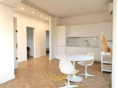 Image d'un maison 7 pièces, 131 m² à louer à sanary-sur-mer (83110) à 2240€ à sanary-sur-mer (83110)