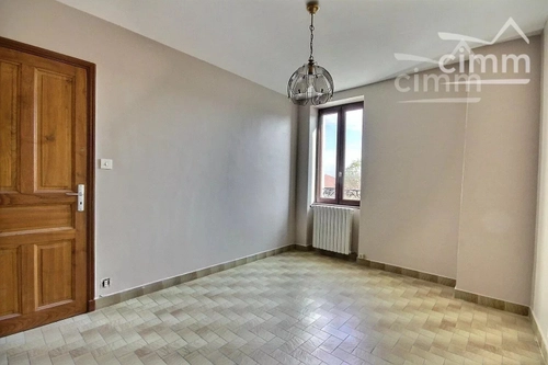 Image d'un en location appartement 3 pièces 71 m à 460€ à le teil (07400)