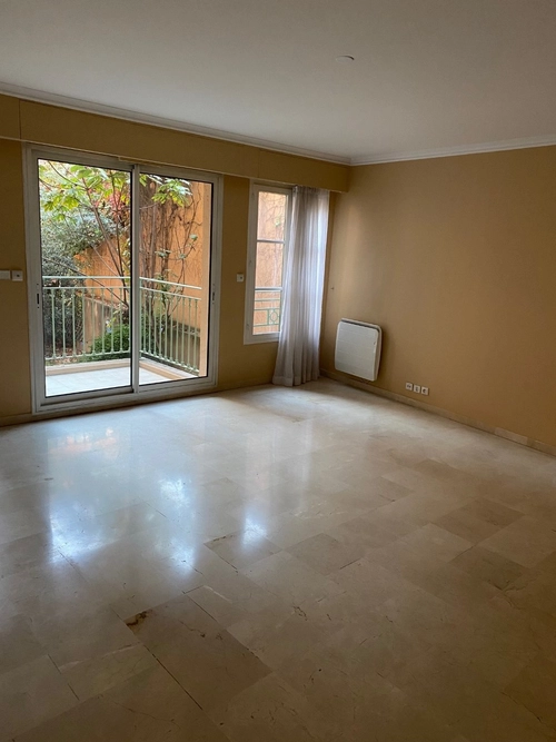 Image d'un haut du cours mirabeau t3 75m² terrasse garage ferme à 1755€ à aix-en-provence (13090)