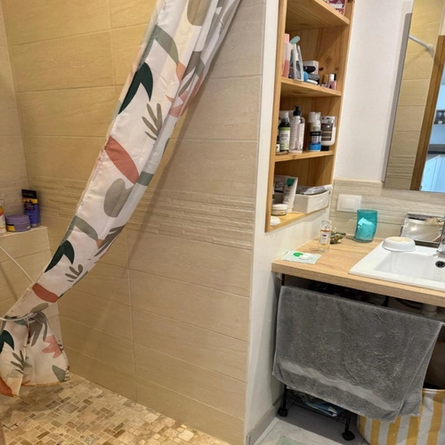 Image d'un situé en plein cœur d'oullins à proximité immédiate ... à 1165€ à oullins (69600)