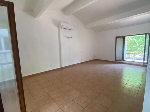 Image d'un en location maison 2 pièces 62 m à 690€ à rocbaron (83136)