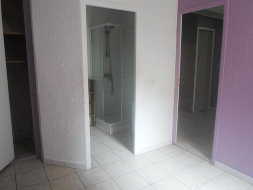 Image d'un en location appartement 2 pièces 28 m à 400€ à saint-maximin-la-sainte-baume (83470)