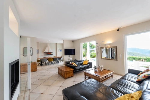 Image d'un en location maison 7 pièces à 5900€ à nice (06000)