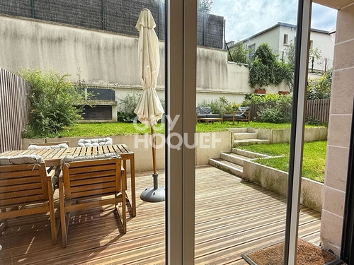 Image d'un appartement duplex 5 pièce(s) 96 m2 avec jardin à 2500€ à garches (92380)